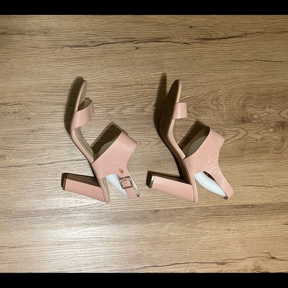 Cole Haan light/pale pink leather sandals - Picture 2 of 12
